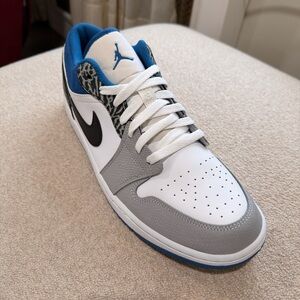 Nike Air Jordan Low - White, Gray, Blue